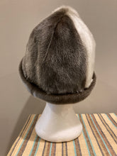 Load image into Gallery viewer, Kingspier Vintage - Vintage Indigenous made natural fur hat.
