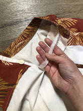 Load image into Gallery viewer, Kingspier Vintage - Vintage white and brick red manderin collared shirt with quarter button and palm tree design. Cotton fabric. Size medium mens.
