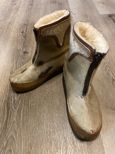 Kingspier Vintage - Vintage Chief Cherokee Fur Boots, Made in Canada, Size 7 US