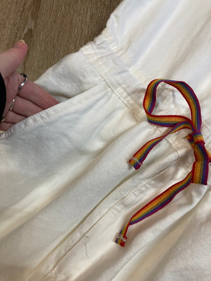 Kingspier Vintage - Levi’s Pride Jumpsuit

NWT

White

100% Polyurethane 

Made in Mexico

Size large