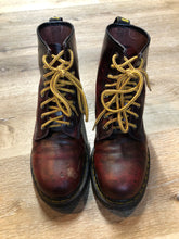 Load image into Gallery viewer, Kingspier Vintage - Doc Martens 1460 Original 8 eyelet boot in red and black with smooth leather upper and iconic airwair sole.

Size 8 W

*Boots are well worn.
