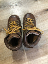Load image into Gallery viewer, Kingspier Vintage - Vintage hiking boots in smooth brown leather with padded ankle and round toe. Made in Italy.

Size 6 womens

The uppers and soles are in excellent condition with some scuff marks in leather.
