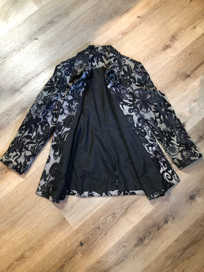 Kingspier Vintage - Grey and black floral jacket with button closures and a black inner lining. Size medium.