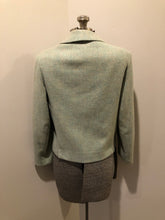 Load image into Gallery viewer, Kingspier Vintage - Vintage Carowell light green tweed blazer with button closures, flap pockets and inner lining. Size small.
