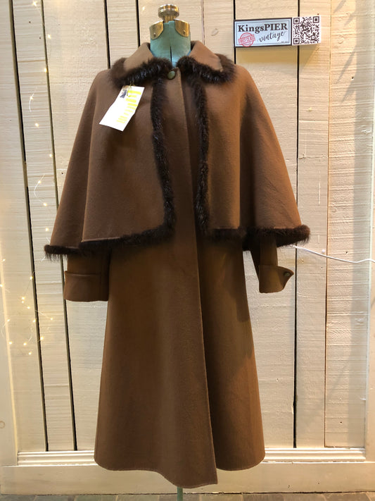 Kingspier Vintage - Vintage “Ch” Part three Parienne by Tokyo and Co long coat with fur trim cape, button closures and two front flap pockets.Fibres unknown.Size 7.