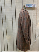 Load image into Gallery viewer, Kingspier Vintage - Vintage London Fog plaid 100% cotton trench coat with acrylic zip out liner.

42” chest.
Made in USA
