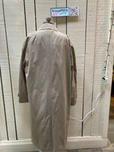 Load image into Gallery viewer, Kingspier Vintage - Vintage London Fog trench coat with zip out lining.

Chest size 40”
Made in USA
