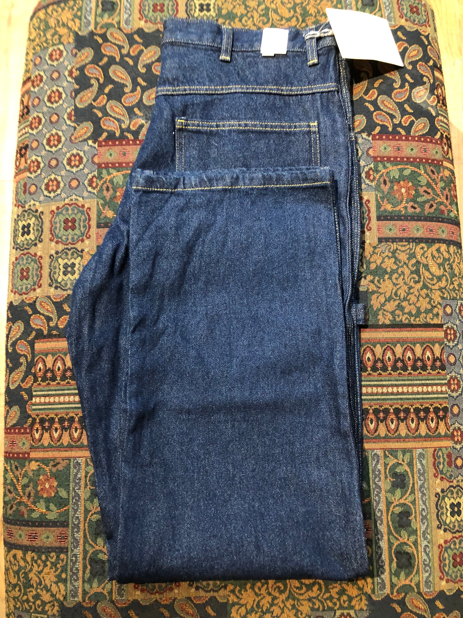 Kingspier Vintage - G&K Services Denim Work Jeans - 37”x34”

100% cotton

Made in Kenya