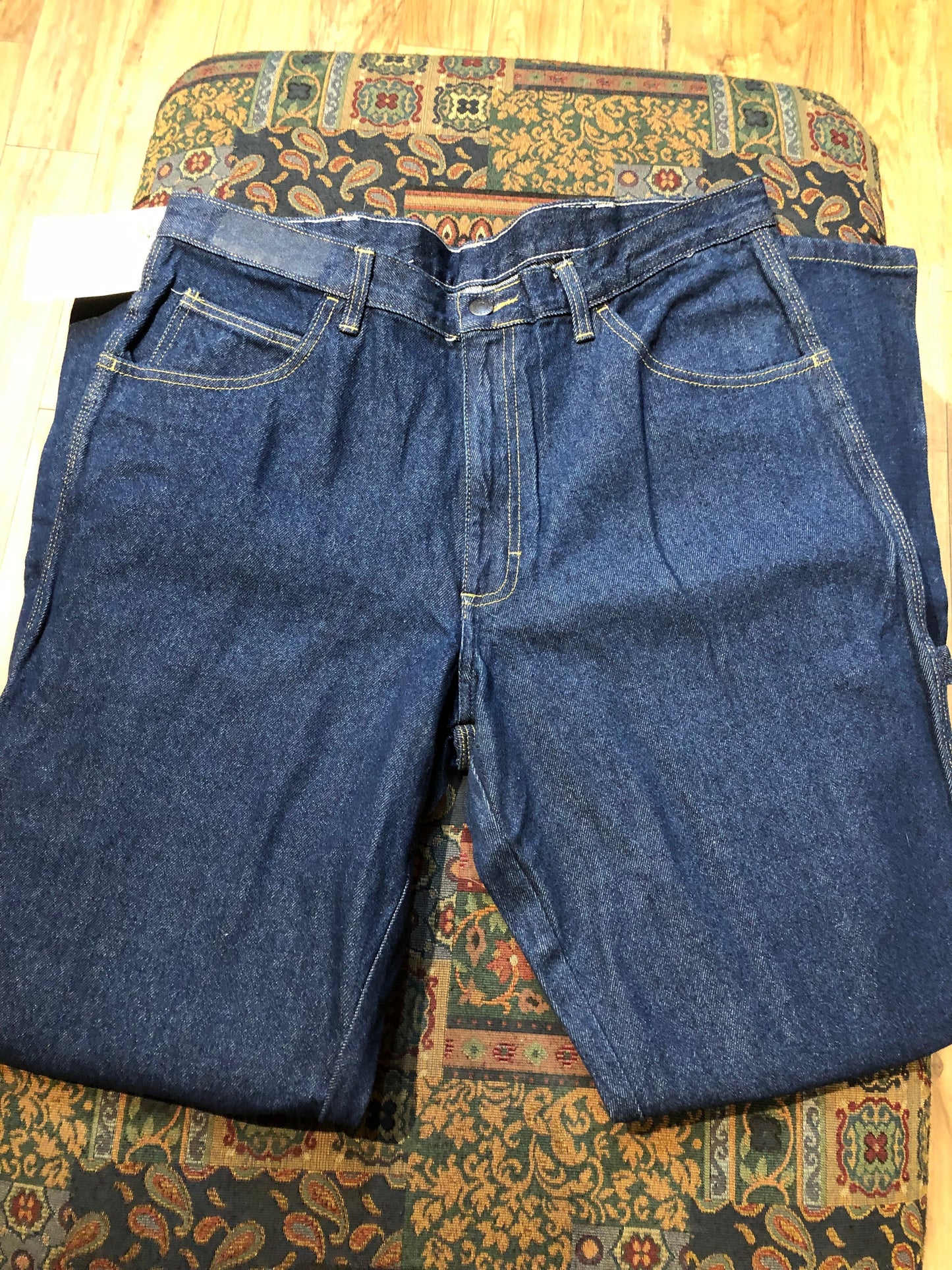 Kingspier Vintage - G&K Services Denim Work Jeans - 37”x34”

100% cotton

Made in Kenya