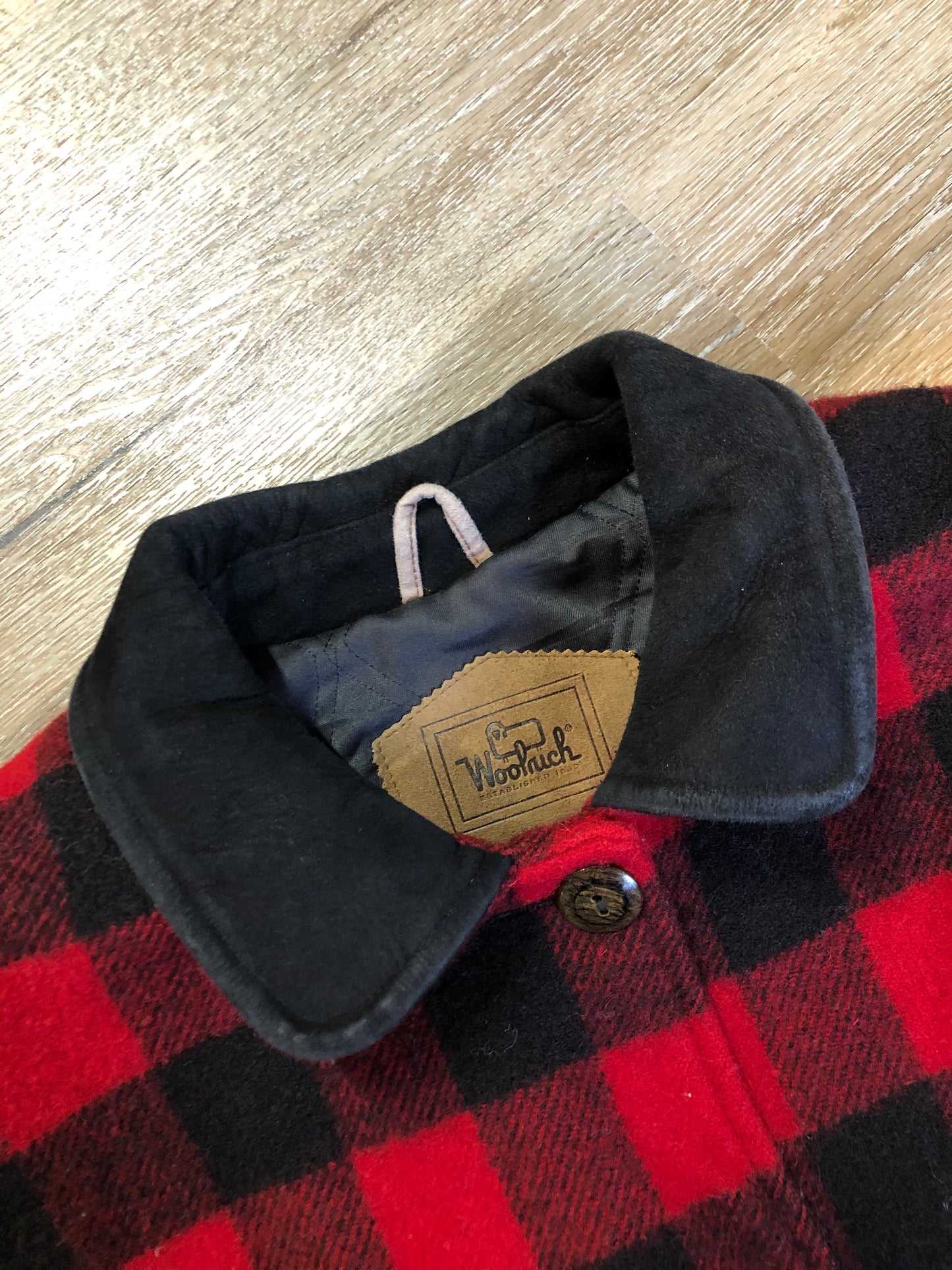 Kingspier Vintage - Woolrich buffalo plaid 85% wool and 15% nylon blend jacket with button closures, patch pockets and Thermo lite quilted lining. Made in USA. Size large.