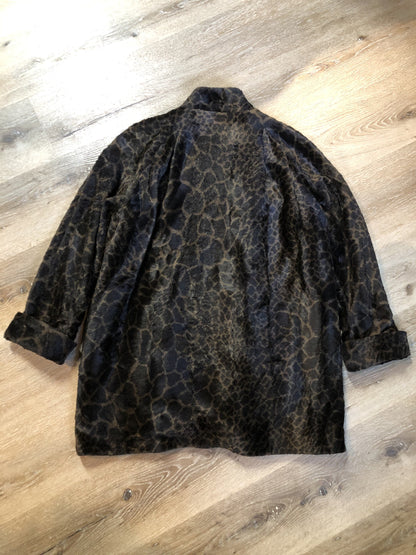 Kingspier Vintage - Vintage Novelti Faux Leopard Print Fur Jacket. Made in USA