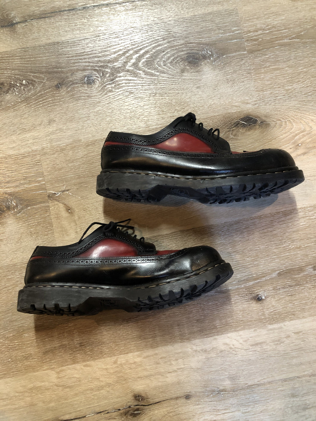 Doc Martens vintage black and red brogue style shoe with gripfast soles and steel toe.

Size 11.5 US Mens

*Shoes are in great condition.