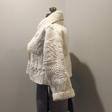 Load image into Gallery viewer, Vintage Carraigdonn Merino Wool Cropped Cardigan, Made in Ireland
