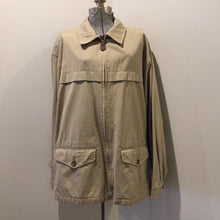 Load image into Gallery viewer, Kingspier Vintage - Eddie Bauer beige 100% cotton chore jacket with zipper closure and two flap pockets. Size large.

