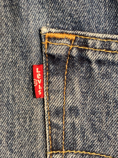 Kingspier Vintage - Levi’s 501 Red Tab Denim Jeans - 33”x34”

Red Tab

High rise

Button fly

Straight leg

100% cotton

Made in Mexico