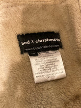 Load image into Gallery viewer, Kingspier Vintage - Bod and Christensen shearling coat with patch pockets, zipper and button closures.

Size 48.
