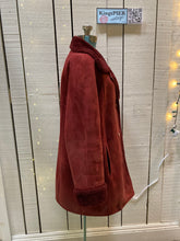 Load image into Gallery viewer, Kingspier Vintage - Vintage Danier wine colour shearling coat with button closures and two front pockets.

Made in Canada.
Size Medium.
