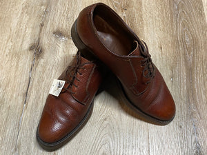 Kingspier Vintage - Brown Plain Toe Derbies by The Florsheim Shoe - Sizes: 8.5M 10.5W 41-42EURO, Made in Canada, Pebbled Leather Texture, Leather Soles, Cat's Paw Won't Slip Rubber Heels