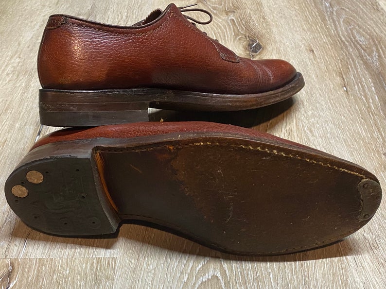 Kingspier Vintage - Brown Plain Toe Derbies by The Florsheim Shoe - Sizes: 8.5M 10.5W 41-42EURO, Made in Canada, Pebbled Leather Texture, Leather Soles, Cat's Paw Won't Slip Rubber Heels