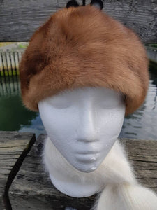 Kingspier Vintage - <p>Mink hat. Made in Canada<br>
22” (55cm) head band circumference.<br>
Approx. 6” high<br>
No tags<br>
Blue/ black tapestry liner<br>
Light brown (fawn)/ medium brown fur</p>
