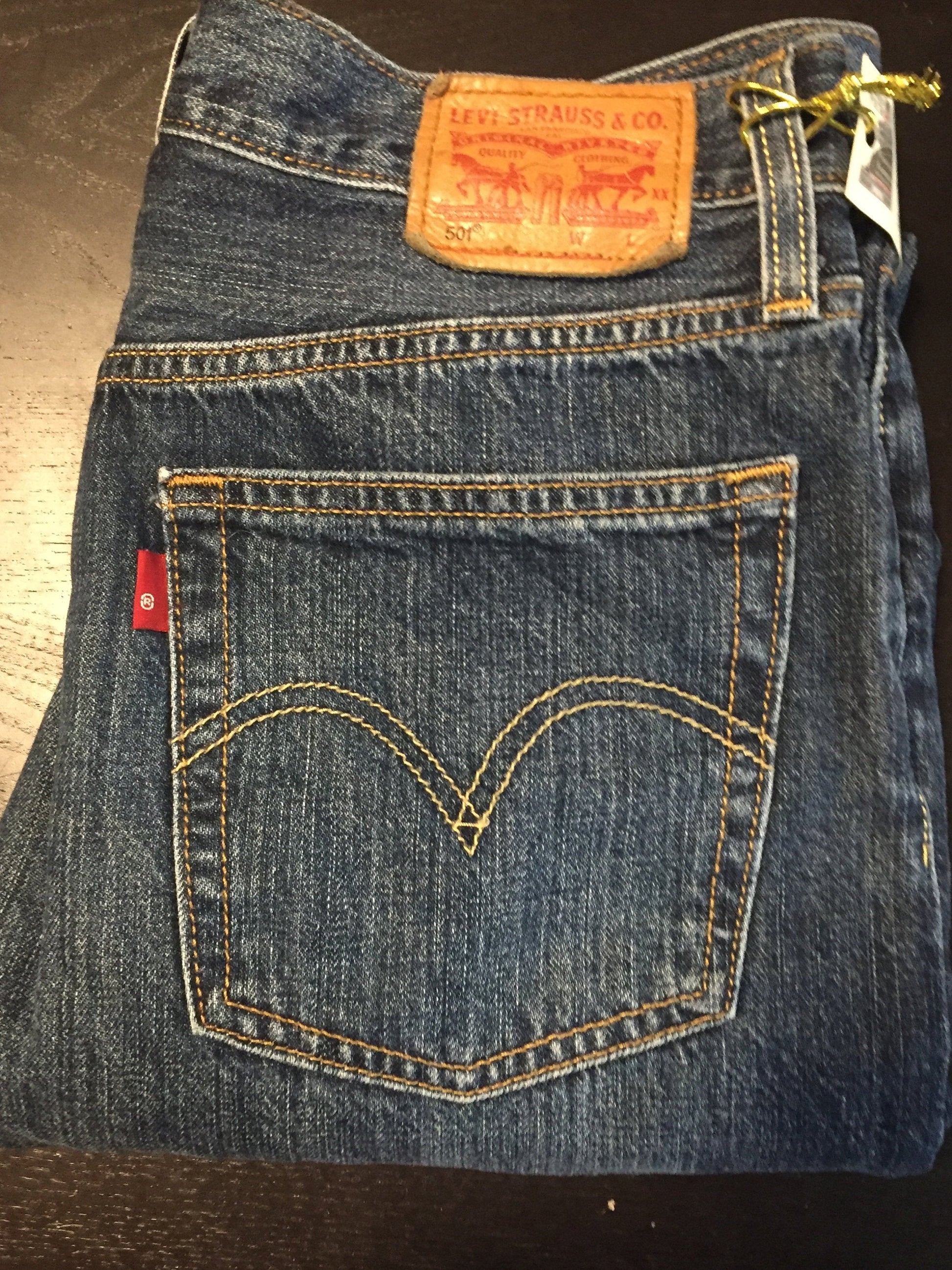 Kingspier Vintage - Classic Levi's 501 button fly., 27"x32", Made in China, Excellent condition, Gently broken in