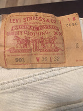 Load image into Gallery viewer, Kingspier Vintage - Classic vintage white Levi&#39;s 501 button fly. 
Made in USA
36&quot;x32&quot; 
Excellent condition
NWOT
