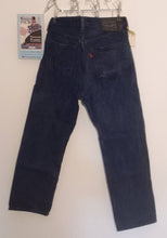 Load image into Gallery viewer, Kingspier Vintage - Classic vintage Levi&#39;s 501 button fly. 
Made in Mexico. 32&quot;x32&quot; 
Altered hem 29 1/2&quot;
Excellent condition
Gently broken in
