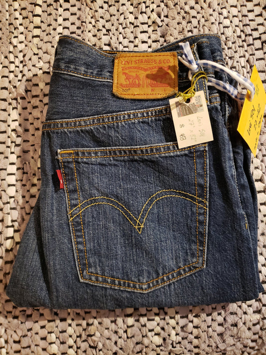 Kingspier Vintage - Classic Levi's 501 button fly., 27"x32", Made in China, Excellent condition, Gently broken in