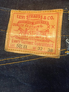 Kingspier Vintage -  Levi's 501xx - 32"x38" red tab