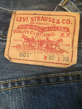 Load image into Gallery viewer, Kingspier Vintage - Classic vintage Levi&#39;s 501 button fly.
 32&quot;x30&quot; 
Measures 33&quot; x 30&quot;
Excellent condition
Gently broken in.
Made in Mexico.
