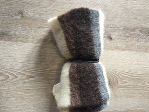 Kingspier Vintage - <p>Very soft vintage cream-coloured Icelandic wool scarf with contrasting stripes in brown and grey. There are minor imperfections on this piece and it is priced accordingly.</p>