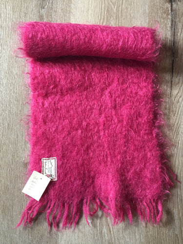 Kingspier Vintage - Vintage hot pink mohair shawl-scarf, made in Scotland by 
