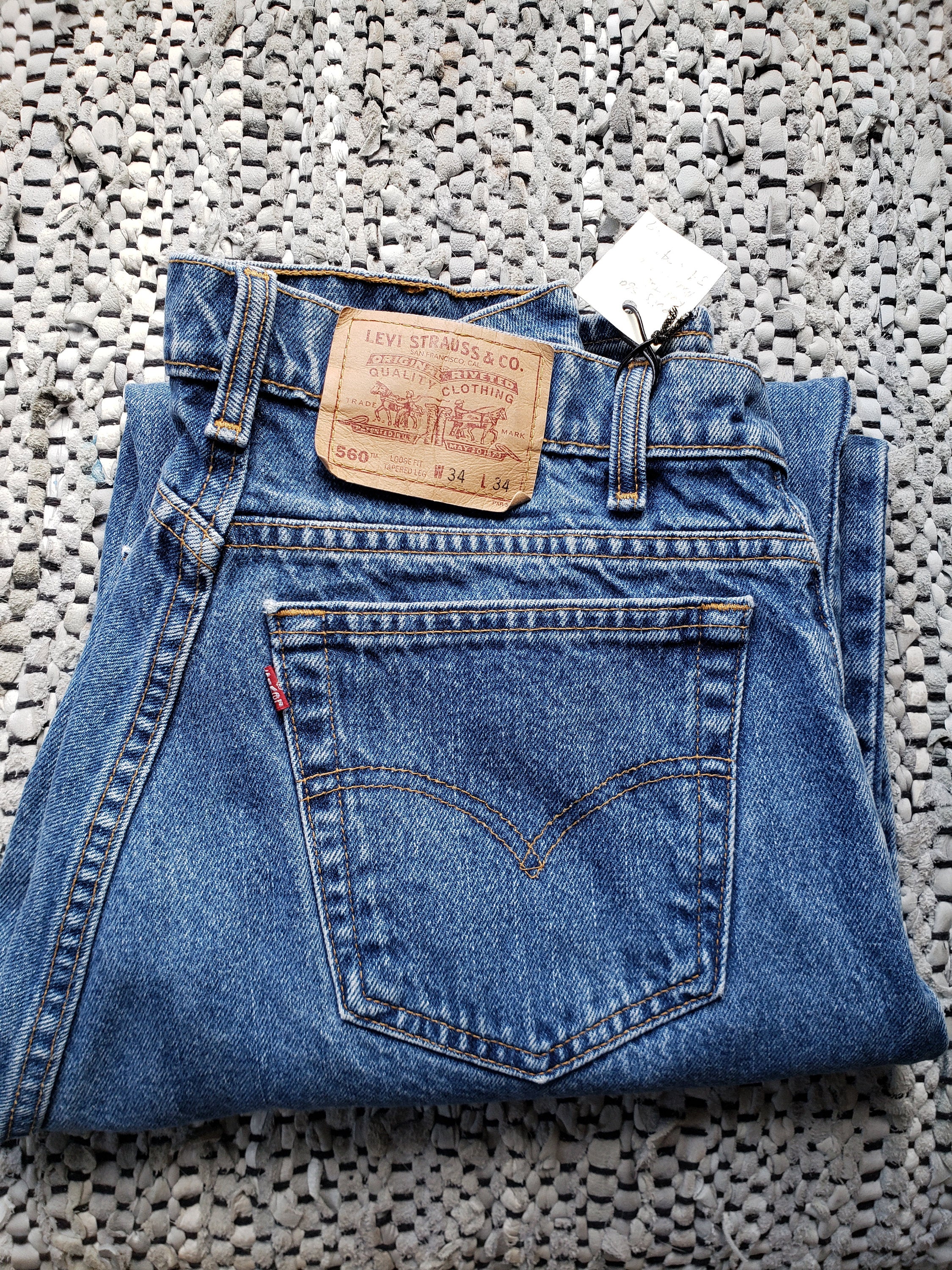 Levis orders 560