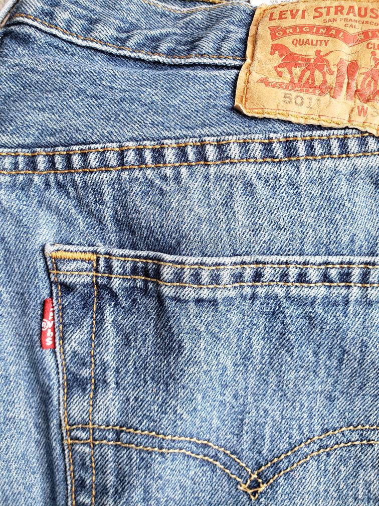 Kingspier Vintage - Classic vintage Levi's 501 button fly., Made in Mexico. 34"x30" ,
Excellent condition, Gently broken in