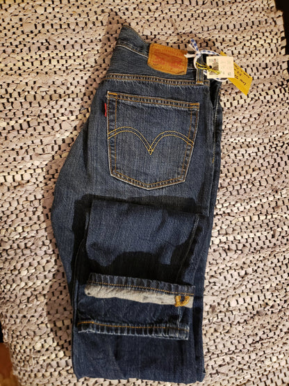 Kingspier Vintage - Classic Levi's 501 button fly., 27"x32", Made in China, Excellent condition, Gently broken in