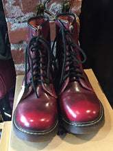 Load image into Gallery viewer, Kingspier Vintage - Stunning 8 eyelet women&#39;s leather boots.
