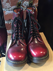Kingspier Vintage - Stunning 8 eyelet women's leather boots.