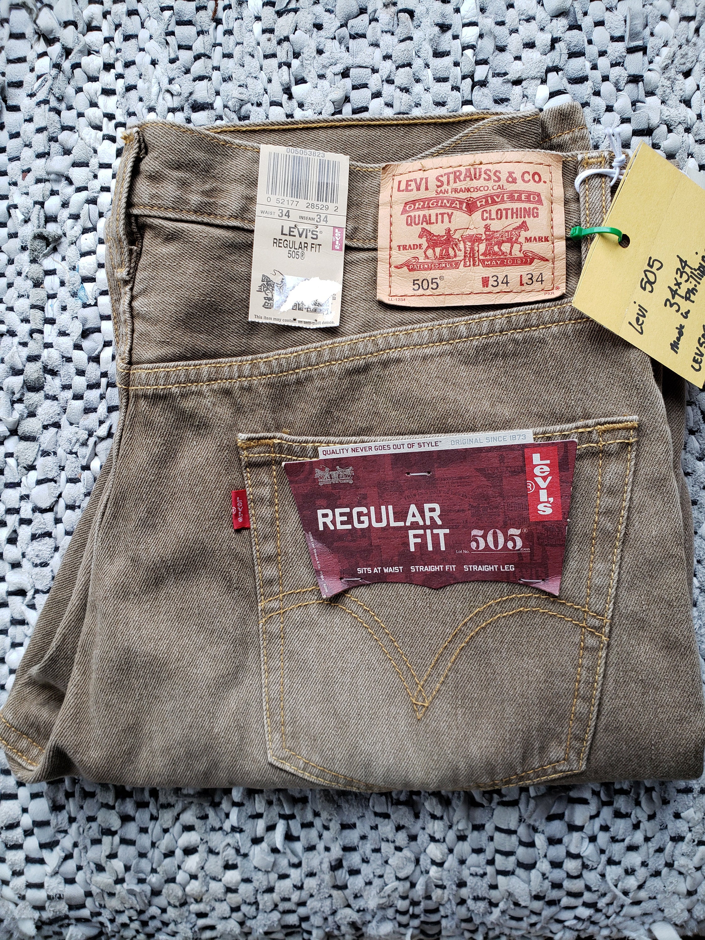 Levi s 505 Beige denim red tab 34 x34 Made in Phillipines. NWT KingsPIER vintage