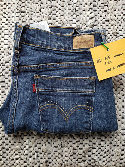 Kingspier Vintage - Women's Levi's 515 with embellishments pocket trim, Size 4 : 30"x29", Excellent condition, Made in Mexico, Excellent condition, Gently broken in.