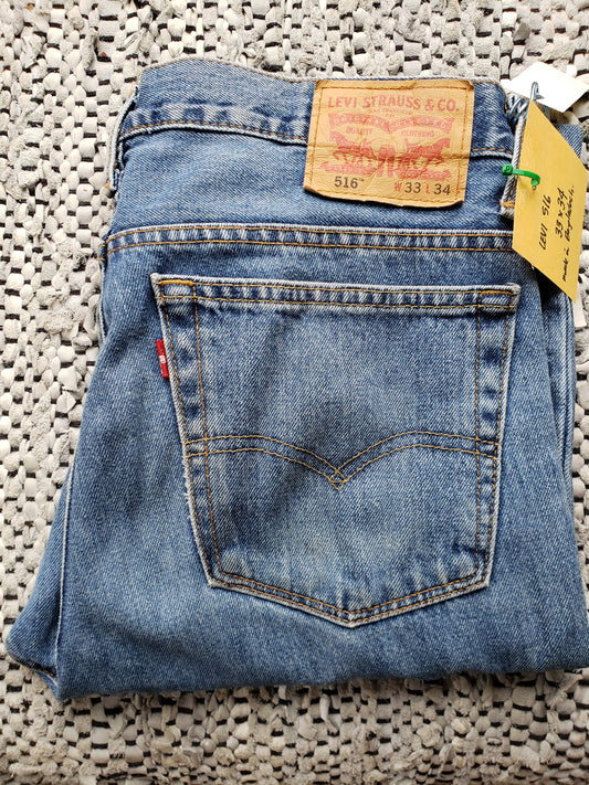 Kingspier Vintage - Classic Levi's 516, 33"x34" MEASURES (35" X 35.5"), Excellent condition., Made in Bangladesh., Excellent condition, Gently broken in.