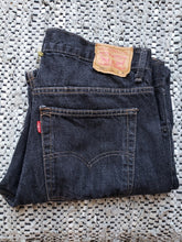 Load image into Gallery viewer, Kingspier Vintage - Classic Levi&#39;s 505 straight leg, Size 14 Husky 33&quot;x28&quot; ( measures 36&quot;x28&quot; ), Excellent condition, Made in Egypt.
