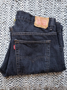 Kingspier Vintage - Classic Levi's 505 straight leg, Size 14 Husky 33"x28" ( measures 36"x28" ), Excellent condition, Made in Egypt.