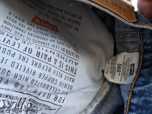 Kingspier Vintage - Levi's 560, 34"x34" MEASURES (35" X 35.5"), Excellent condition, Made in Canada, Excellent condition, Gently broken in